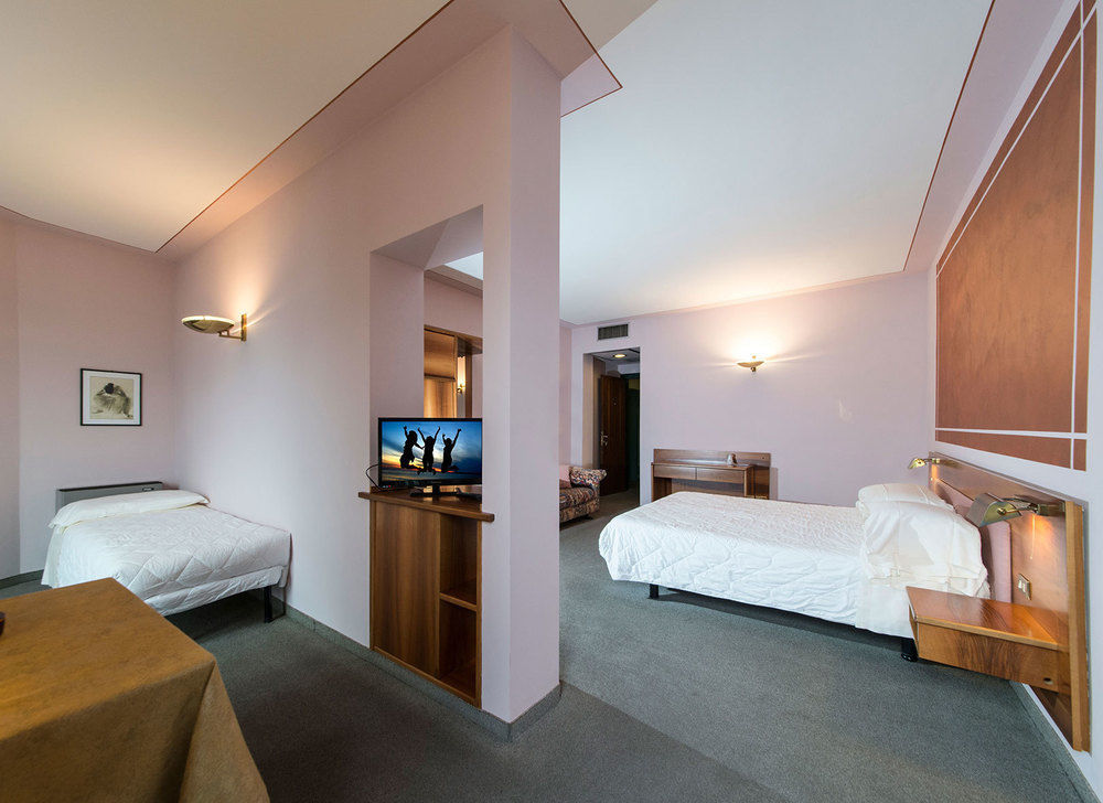 Albergo Moderno Lovere Exterior photo
