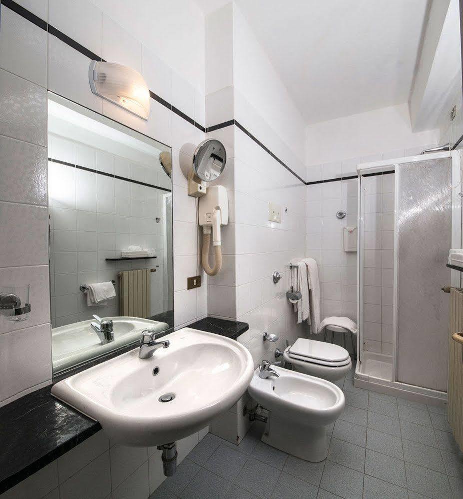 Albergo Moderno Lovere Exterior photo