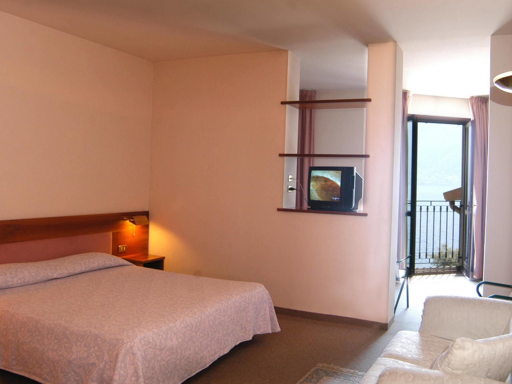 Albergo Moderno Lovere Exterior photo